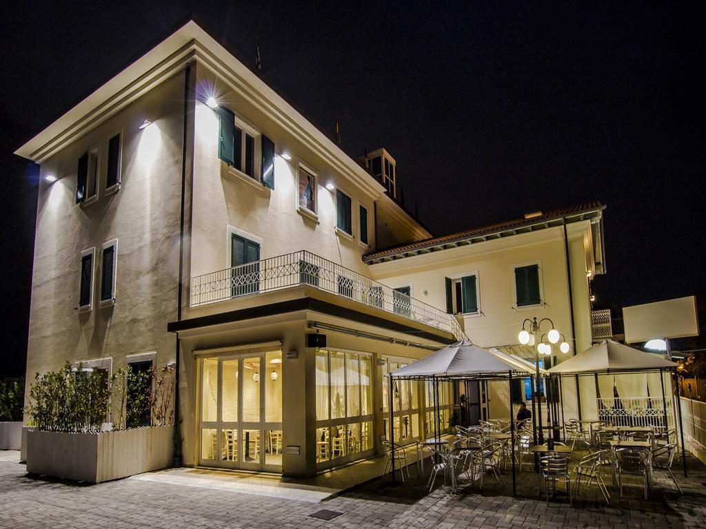 Hotel Butterfly Torre del Lago Puccini Eksteriør bilde