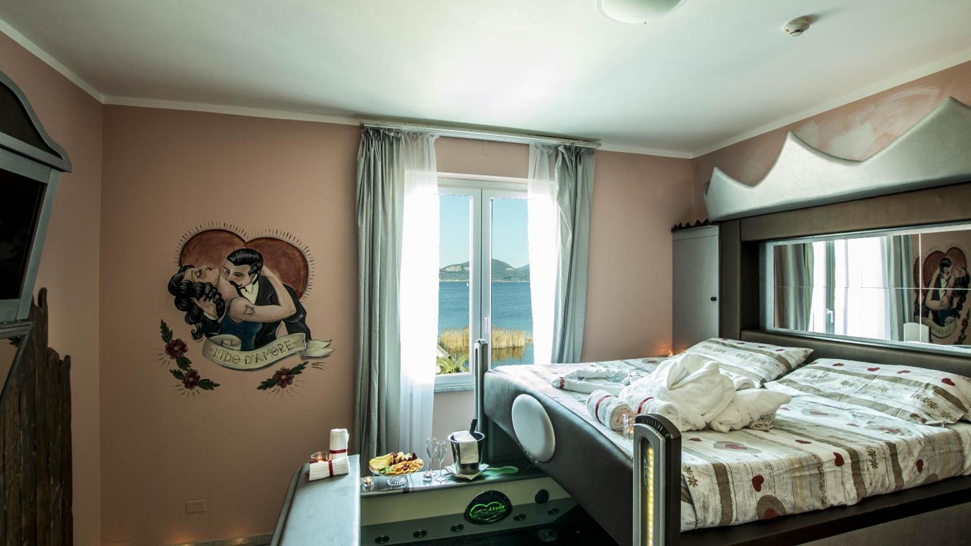 Hotel Butterfly - We Suite Torre del Lago Puccini Eksteriør bilde