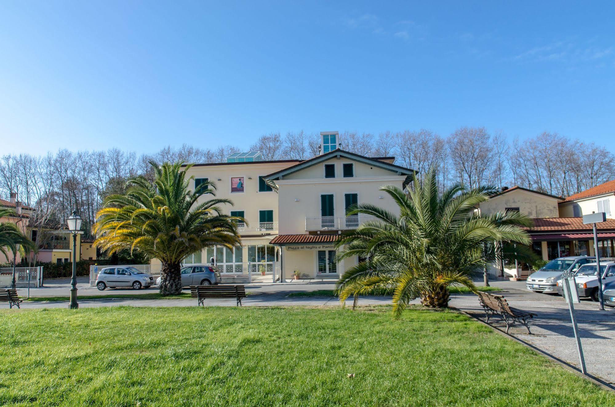 Hotel Butterfly Torre del Lago Puccini Eksteriør bilde